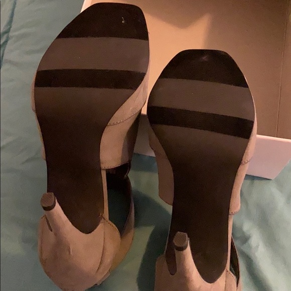 Shoes - Picture 2 of 3